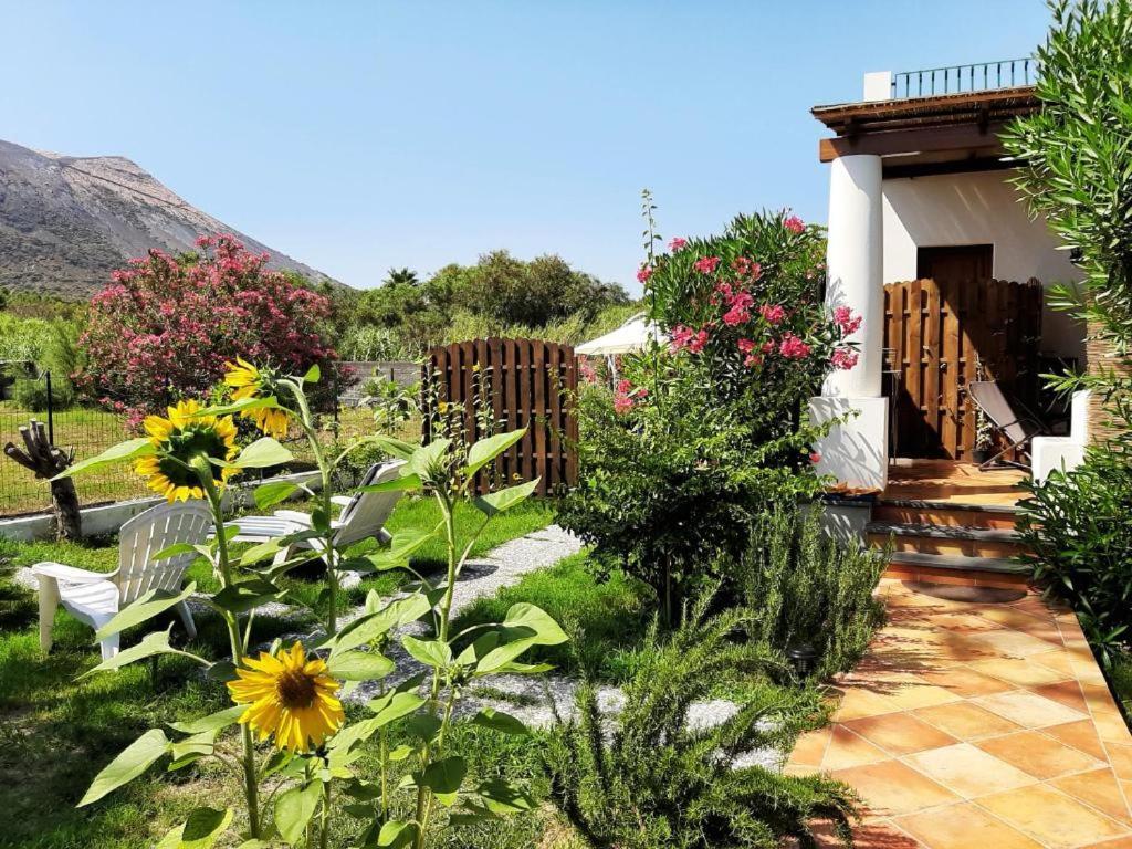הוילה וולקאנו Garden & Sea מראה חיצוני תמונה