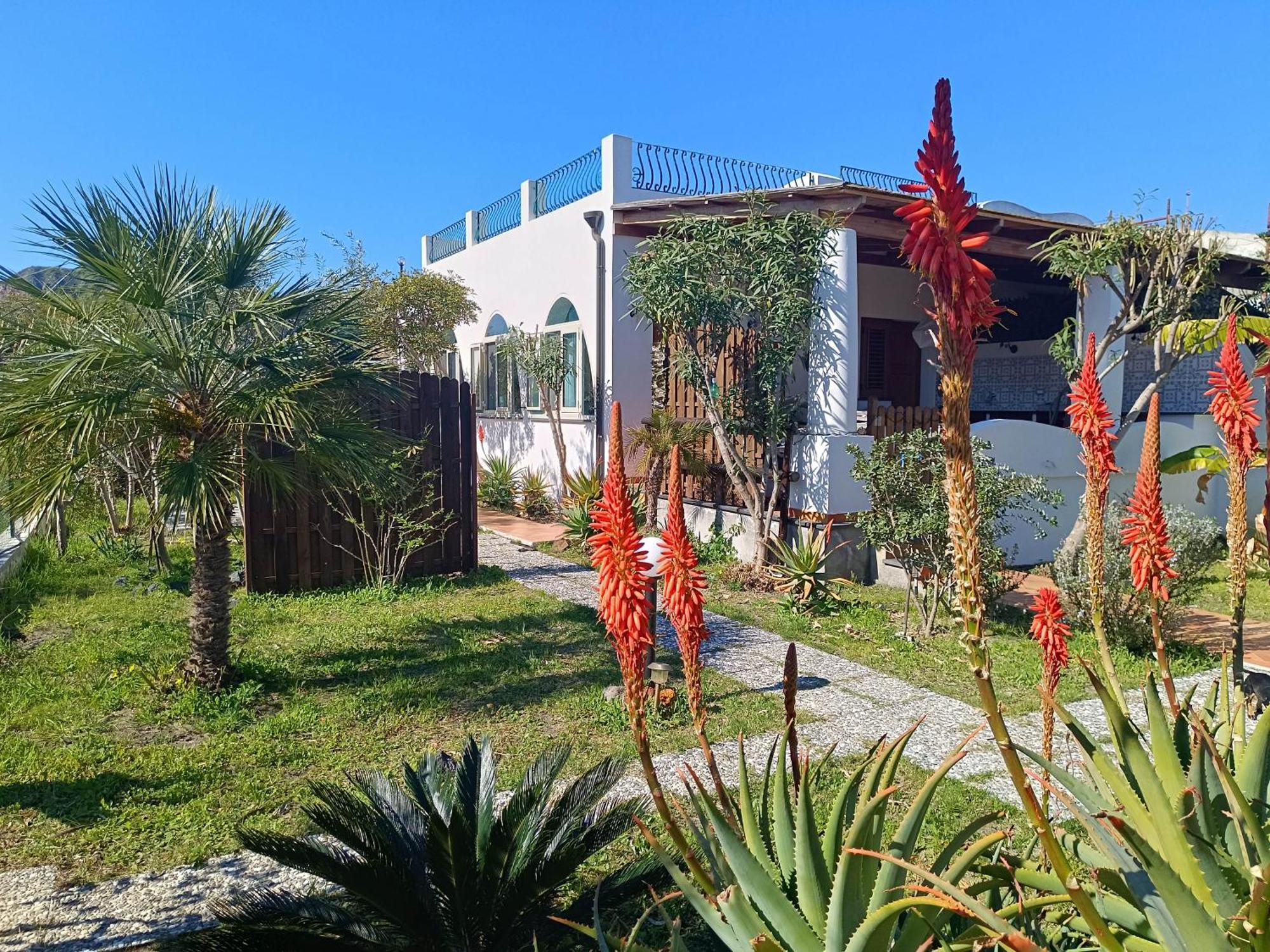 הוילה וולקאנו Garden & Sea מראה חיצוני תמונה